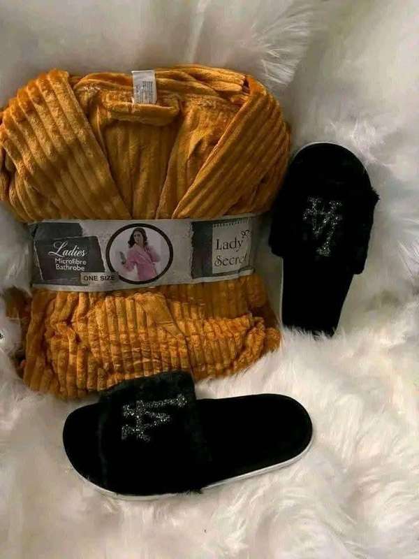 Gown and morning slippers set