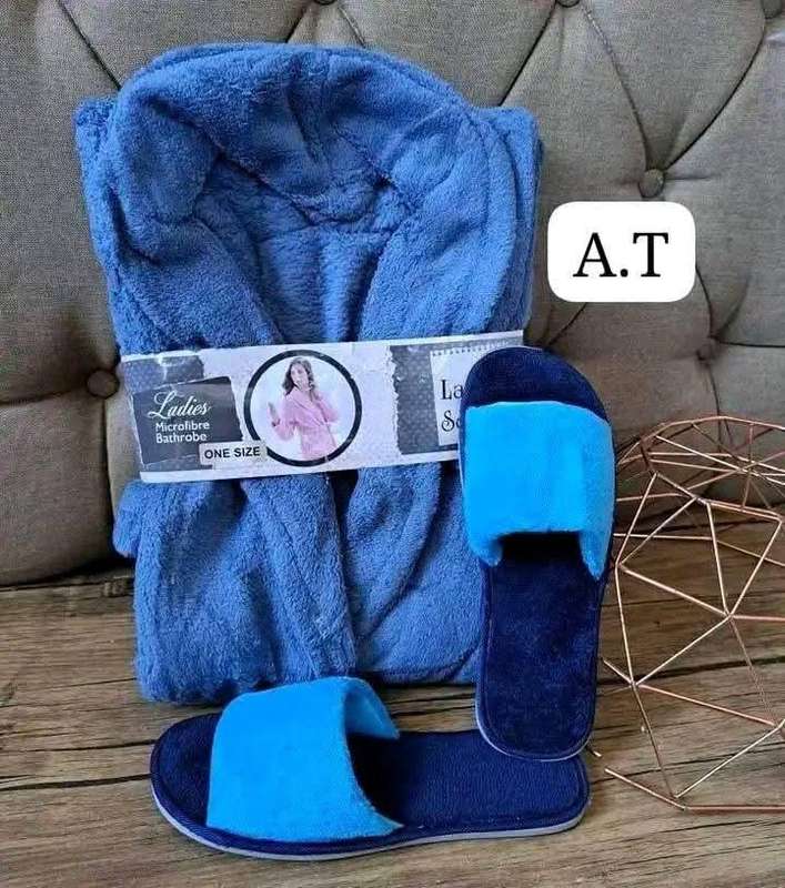 Gown and morning slippers set