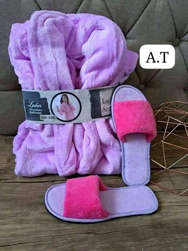 Gown and morning slippers set