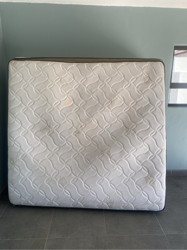 Second hand king size bed