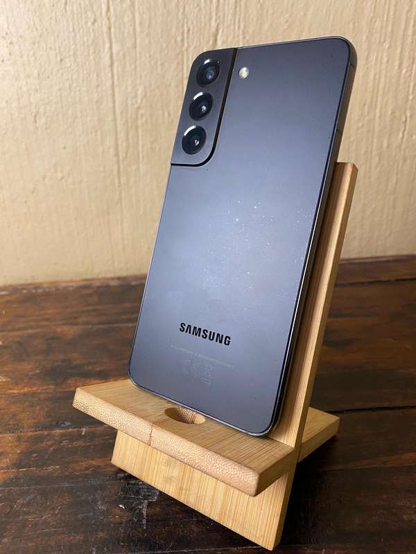 Samsung Galaxy S22 5G 256GB Dual sim Black - Box and Cable included