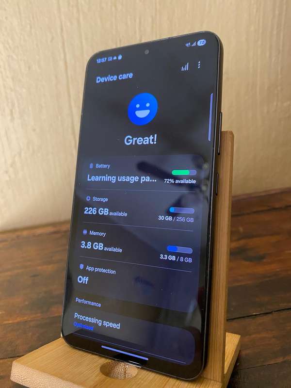 Samsung Galaxy S22 5G 256GB Dual sim Black - Box and Cable included