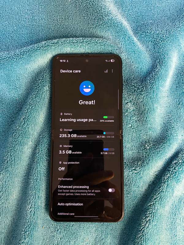 Samsung Galaxy Z Flip 3 5G  Black | 256GB | 9.5/10 Condition
