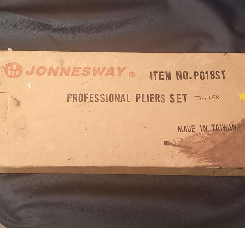 Jonnesway professional pliers set