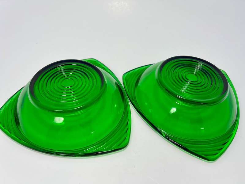 2 x Vintage Anchor Hocking Emerald Green Candy Dishes