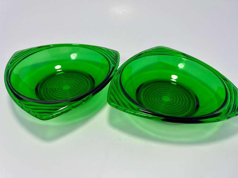 2 x Vintage Anchor Hocking Emerald Green Candy Dishes