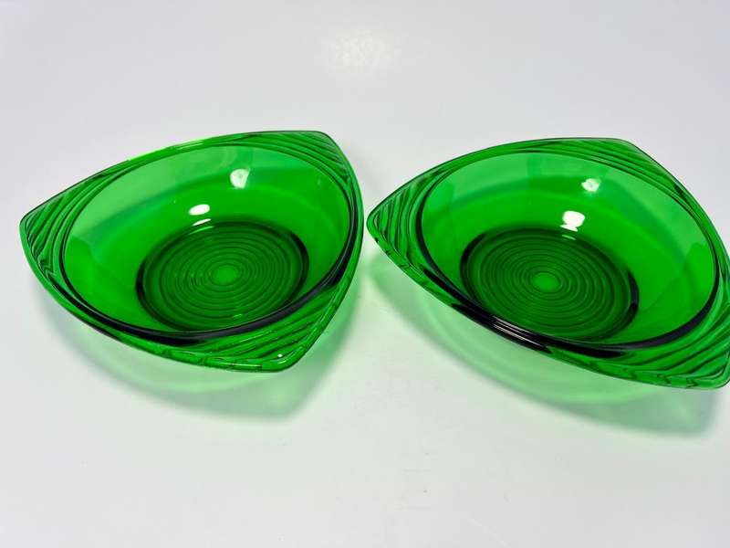 2 x Vintage Anchor Hocking Emerald Green Candy Dishes