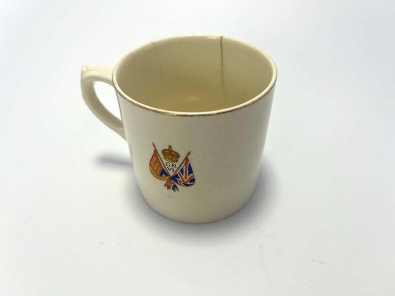 1937 Coronation Mug  King George VI & Queen Elizabeth