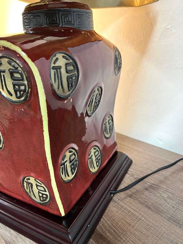 Vintage Asian Chinoiserie Red Tang Suit Lamp  | Late 20th Century | Porcelain & Wood