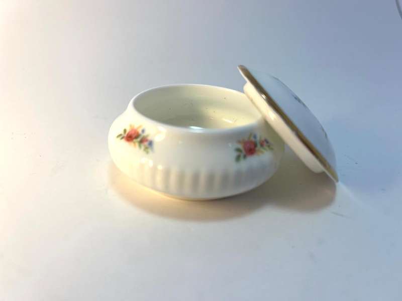 Royal Albert Moss Rose Porcelain Bird Trinket Box | Fine Bone China | Vintage Collectible