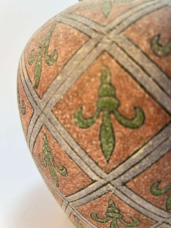 Vintage Trellis & Fleur-de-Lis Motif Vase | Peach & Green | Textured Matt Finish