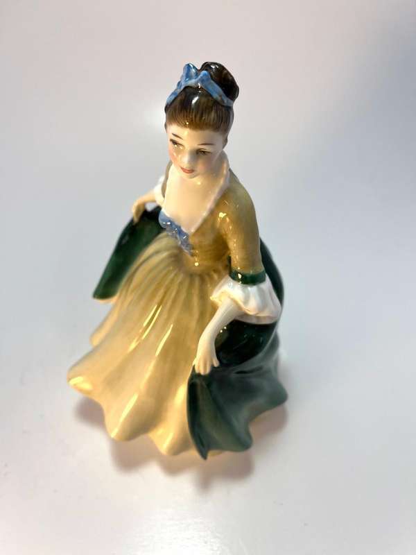 Royal Doulton Figurine  "Elegance" | HN2264 | c.1960 | Like New