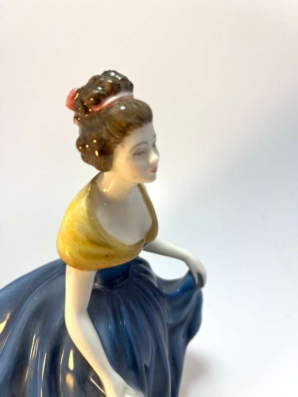 Royal Doulton Figurine  "Melanie" | HN2271 | c.1964