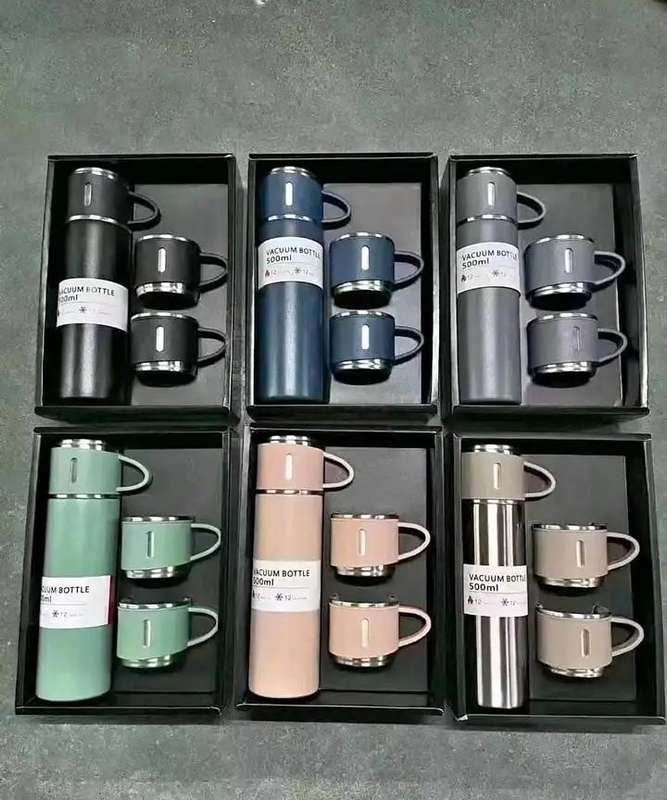Flask +2mini cups