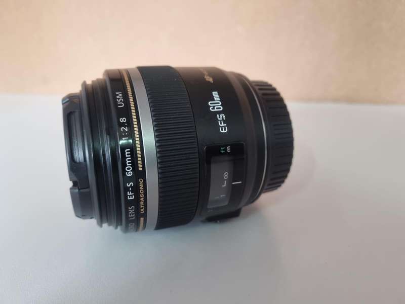 Canon EF-S 60mm f/2.8 Macro USM Lens