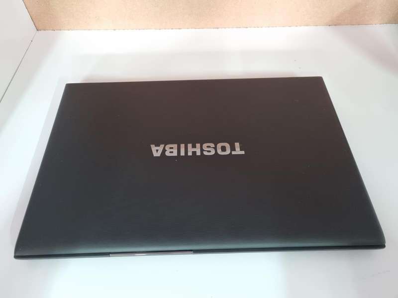 Toshiba Tecra R850 (Intel  i7, 500GB, 8GB) Laptop
