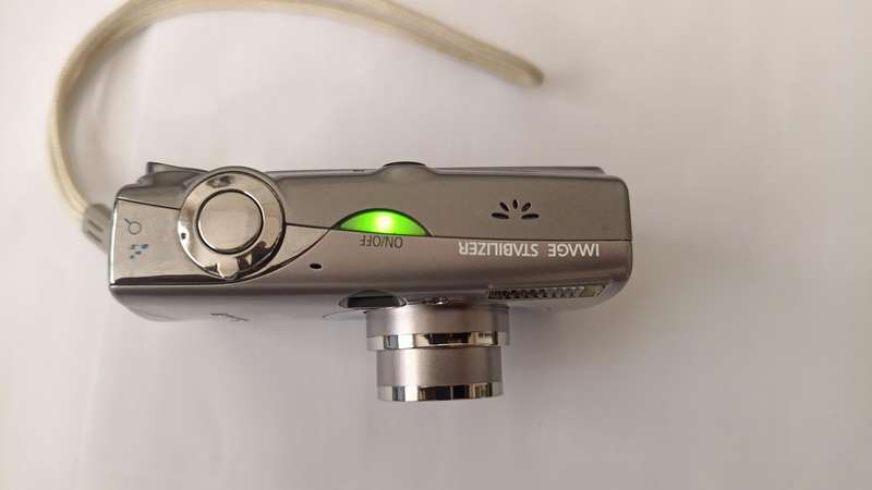 Canon IXUS 850 IS Digital Camera