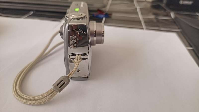 Canon IXUS 850 IS Digital Camera