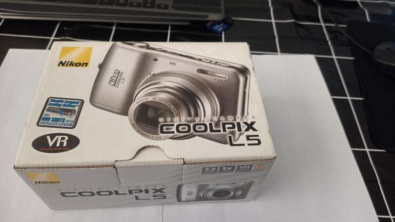 Nikon CoolPix L5 Digital Camera