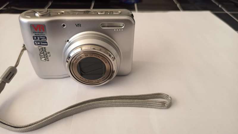 Nikon CoolPix L5 Digital Camera
