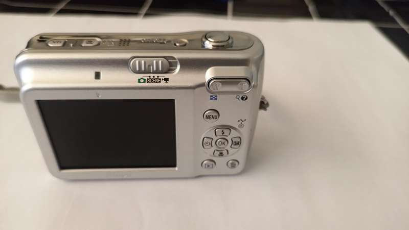 Nikon CoolPix L5 Digital Camera
