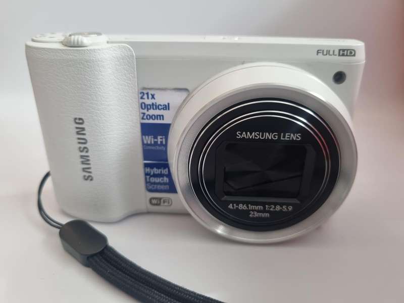 Samsung WB800F 16.3MP CMOS Smart WiFi Digital Camera with 21x Optical Zoom & 3.0" Touch Screen