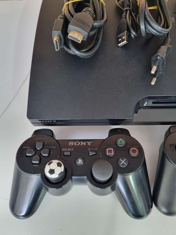 PlayStation 3 Slim (2x Controllers & 2x Games)