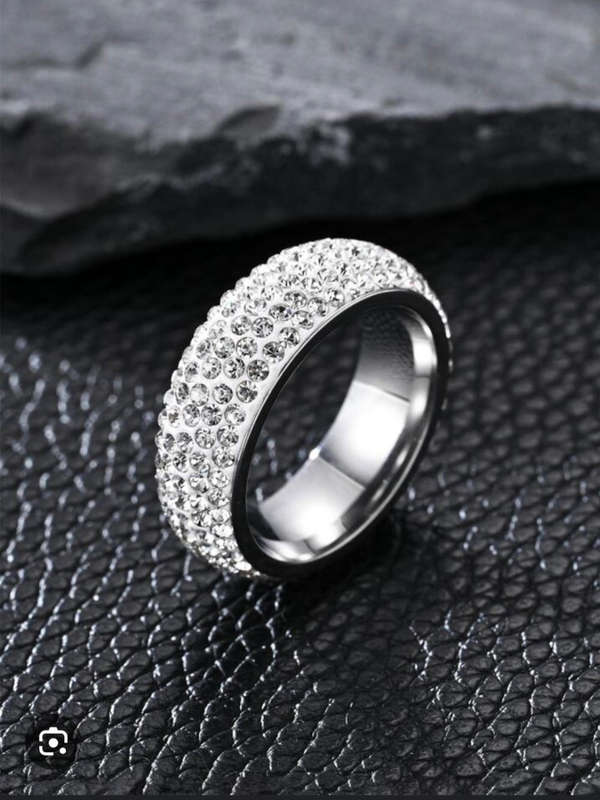 Glamouress Ring