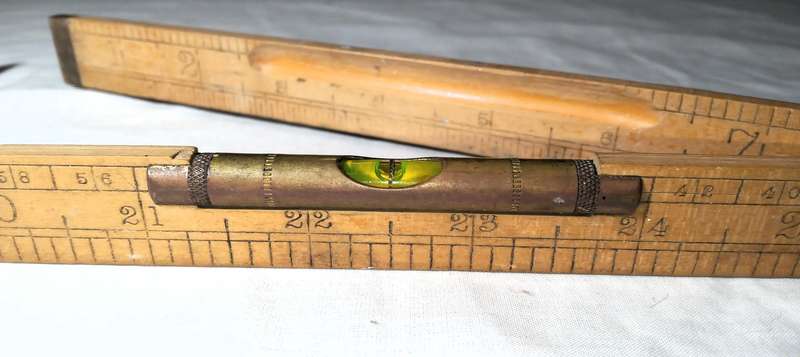 VINTAGE BOXWOOD RABONE NO.1190 FOLDING MEASURING SCALE & WATER LEVEL LONDON