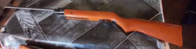 Vintage D'Marco air rifle