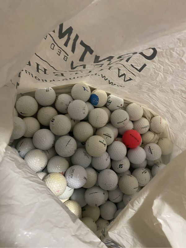 Mix of golf balls