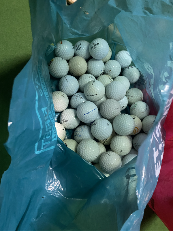 Mix of golf balls