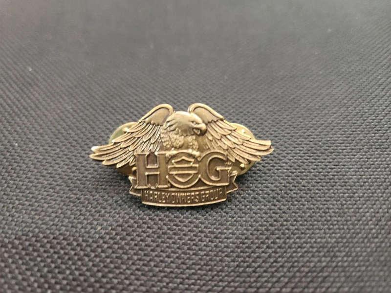 Harley Davidson Owners group folder with patch and pin