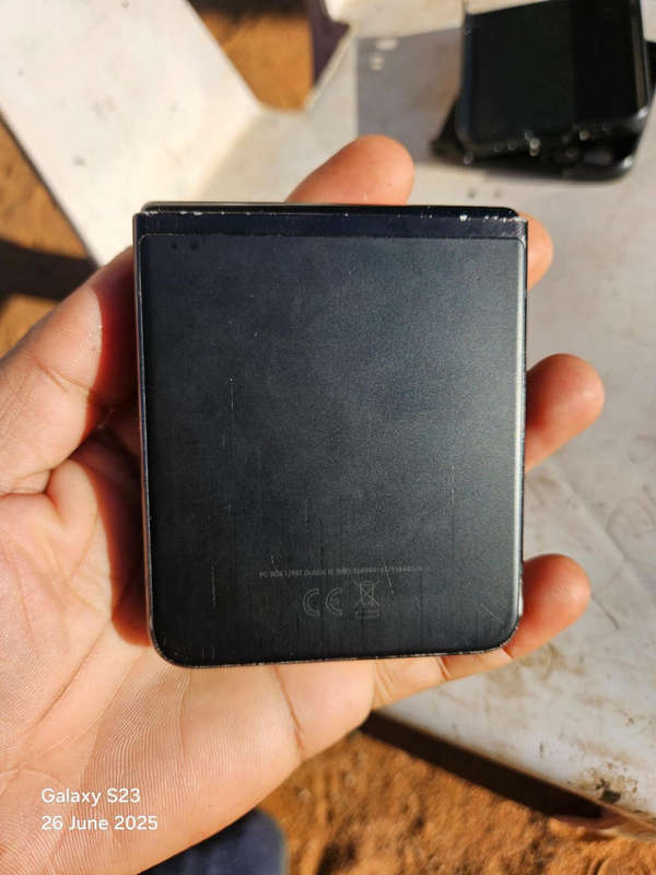 Samsung Z flip 3 5g