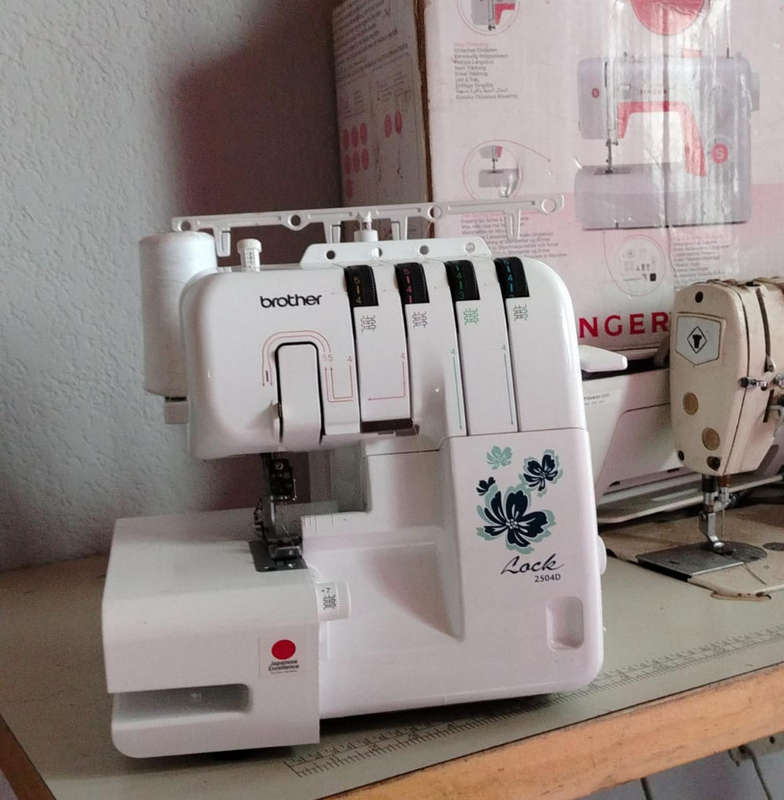 2504D Brother Overlocker