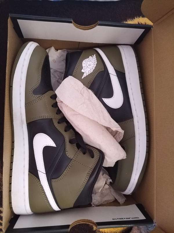 Air Jordan 1 mid