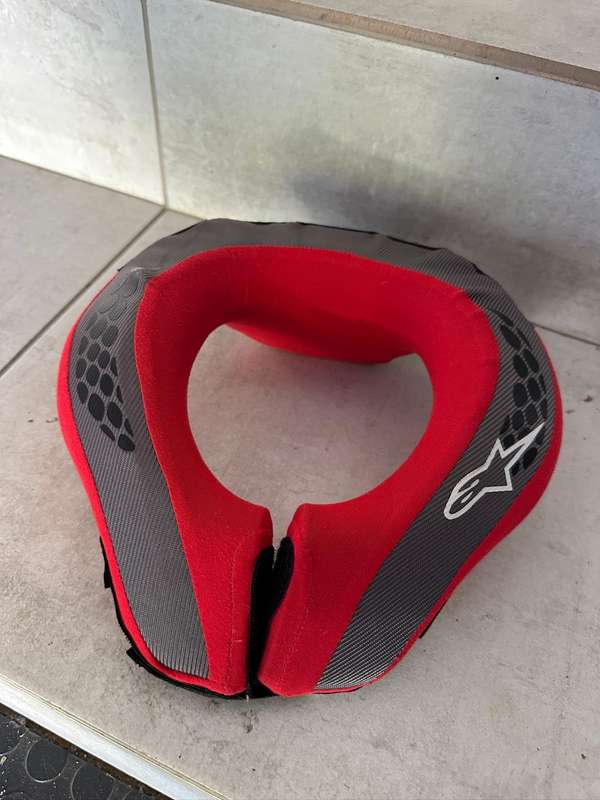Motorbike neck brace