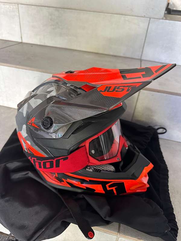 Just1 Motorbike helmet