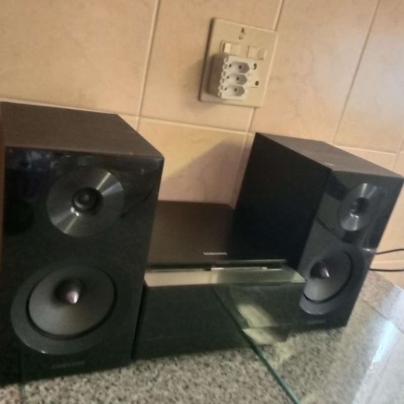Samsung MM-E430D hifi with docking station