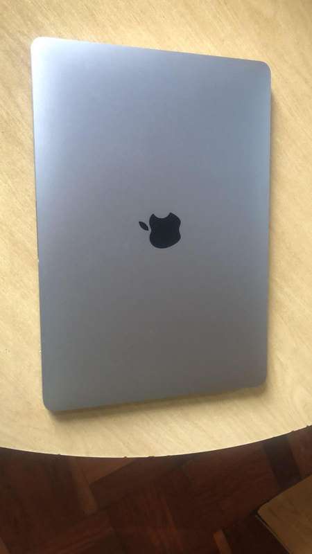 MacBook Pro (13-inch, 2017, Four Thunderbolt 3 ports)