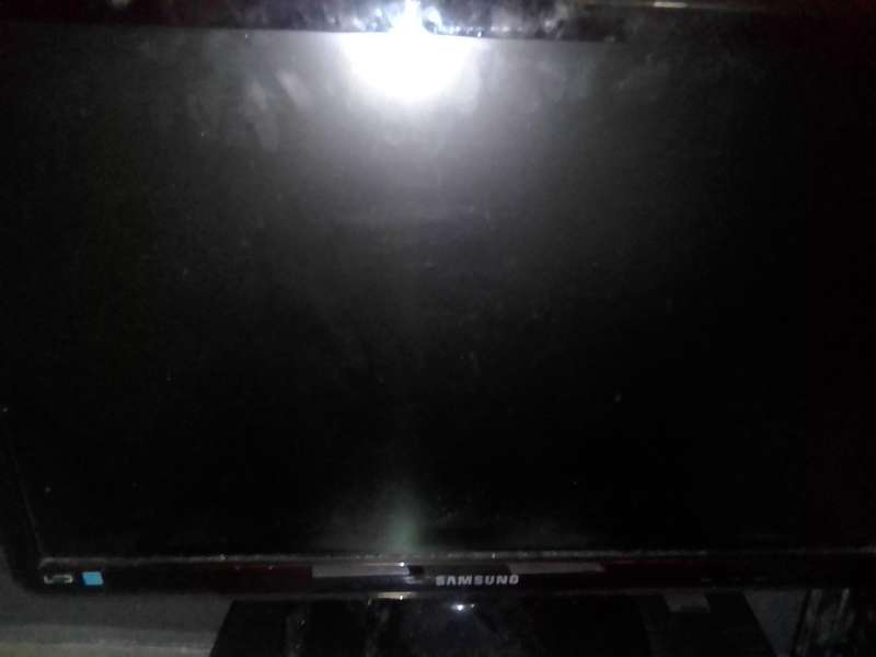 Computer Screens lot
