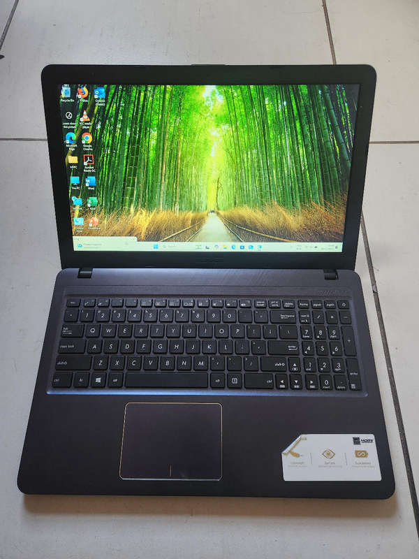6TH GEN CORE I3 ASUS VIVOBOOK 15 LAPTOP 8GB  RAM1TB