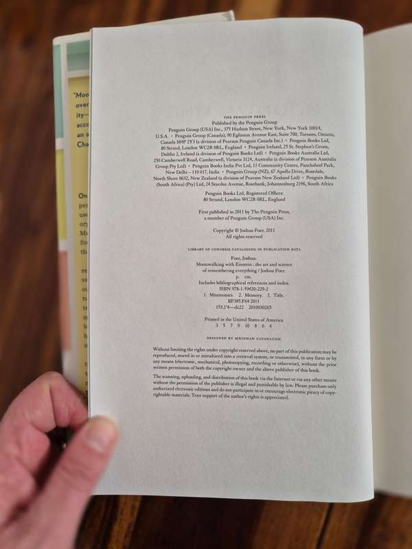Moonwalking with Einstein: The Art and Science of Remembering Everything