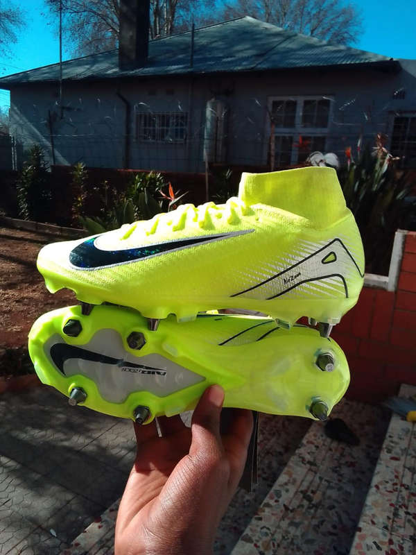Nike Mercurial Superfly 10 Elite SG Mad Voltage Pack ( football boots / soccer boots / rugby boots)