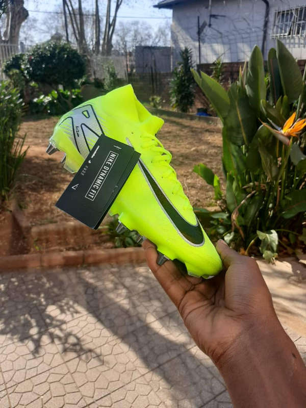 Nike Mercurial Superfly 10 Elite SG Mad Voltage Pack ( football boots / soccer boots / rugby boots)