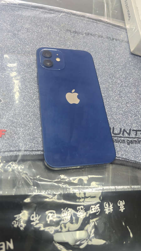 Iphone 12 64gb  ( like new condition)