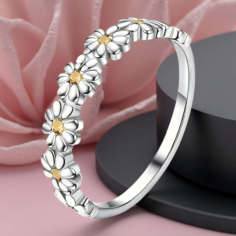 Daisy Sterling Silver Ring Size 7