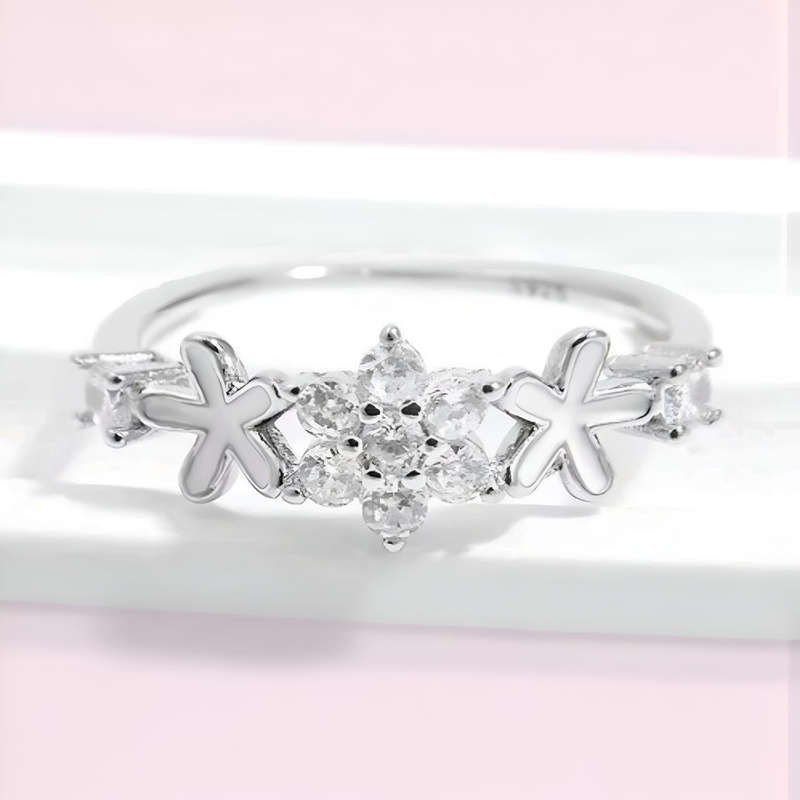 White Flower Sterling Silver Ring Size 8