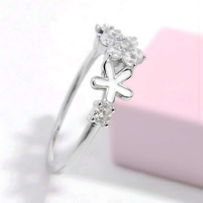 White Flower Sterling Silver Ring Size 8