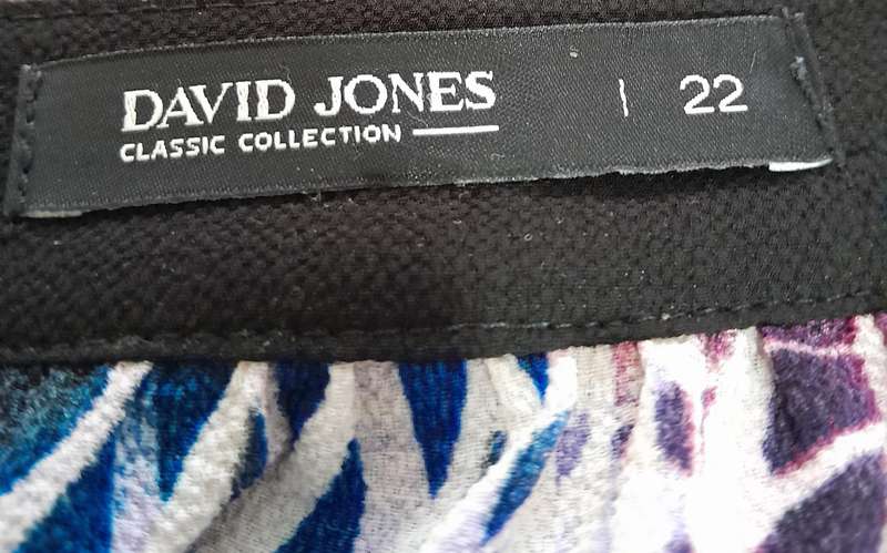 Ladies Top - Woolworths/David Jones - Abstract - Secondhand - size 22